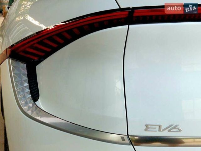 Белый Киа EV6, объемом двигателя 0 л и пробегом 33 тыс. км за 27700 $, фото 19 на Automoto.ua