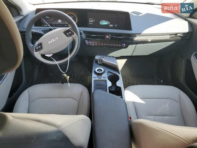 Белый Киа EV6, объемом двигателя 0 л и пробегом 32 тыс. км за 8700 $, фото 7 на Automoto.ua