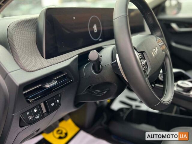 Белый Киа EV6, объемом двигателя 77 л и пробегом 20 тыс. км за 36650 $, фото 6 на Automoto.ua