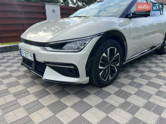 Білий Кіа EV6, об'ємом двигуна 0 л та пробігом 41 тис. км за 26400 $, фото 11 на Automoto.ua