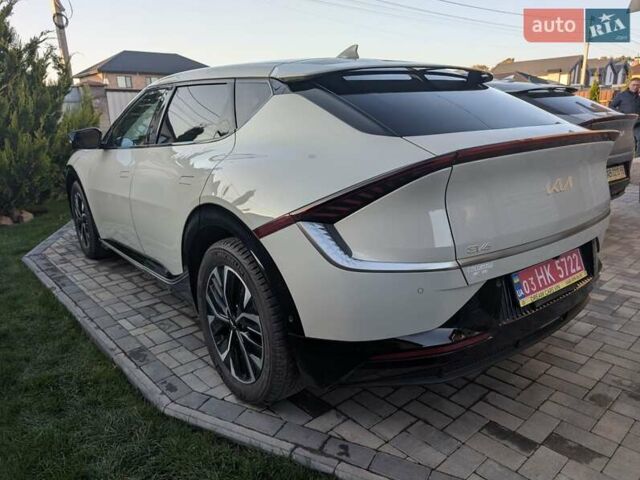Білий Кіа EV6, об'ємом двигуна 0 л та пробігом 57 тис. км за 26000 $, фото 4 на Automoto.ua