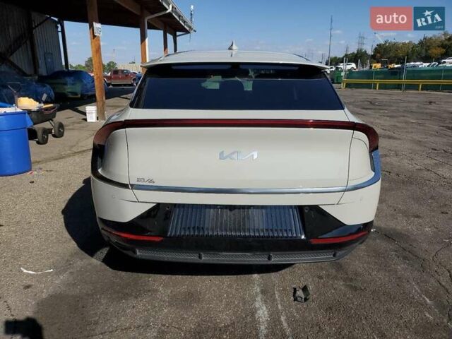 Белый Киа EV6, объемом двигателя 0 л и пробегом 32 тыс. км за 8700 $, фото 5 на Automoto.ua