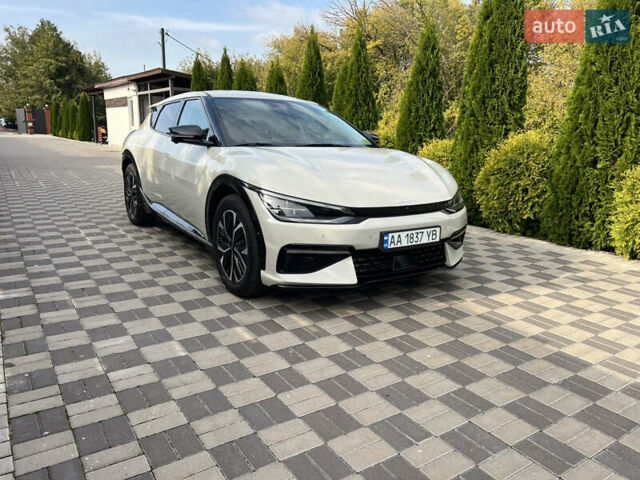 Білий Кіа EV6, об'ємом двигуна 0 л та пробігом 41 тис. км за 26400 $, фото 3 на Automoto.ua