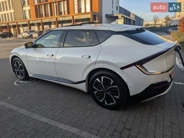 Белый Киа EV6, объемом двигателя 0 л и пробегом 58 тыс. км за 26000 $, фото 10 на Automoto.ua