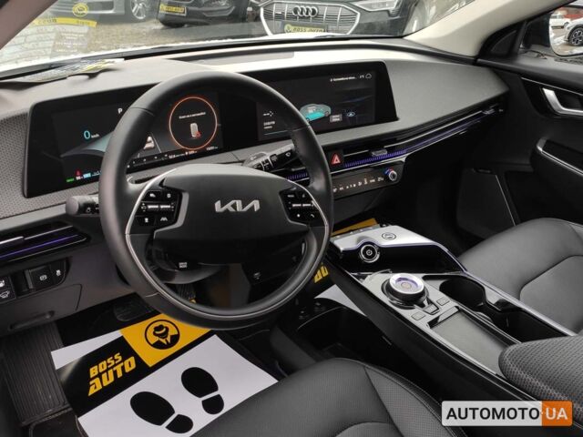 Белый Киа EV6, объемом двигателя 77 л и пробегом 20 тыс. км за 36650 $, фото 7 на Automoto.ua