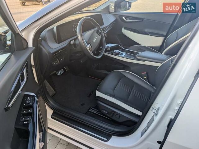 Белый Киа EV6, объемом двигателя 0 л и пробегом 58 тыс. км за 26000 $, фото 13 на Automoto.ua