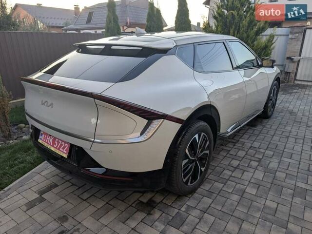 Білий Кіа EV6, об'ємом двигуна 0 л та пробігом 57 тис. км за 26000 $, фото 5 на Automoto.ua