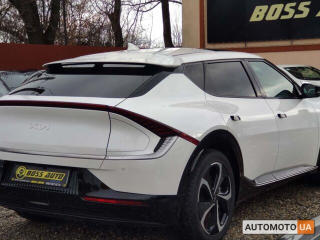Белый Киа EV6, объемом двигателя 77 л и пробегом 20 тыс. км за 36650 $, фото 5 на Automoto.ua