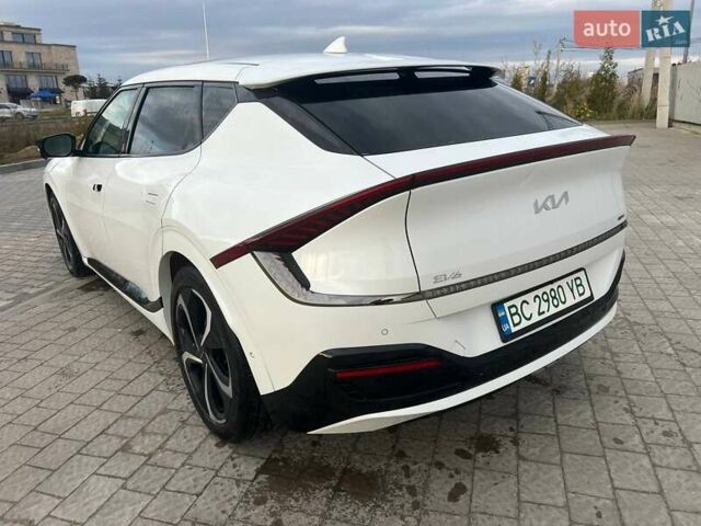 Белый Киа EV6, объемом двигателя 0 л и пробегом 48 тыс. км за 24900 $, фото 6 на Automoto.ua