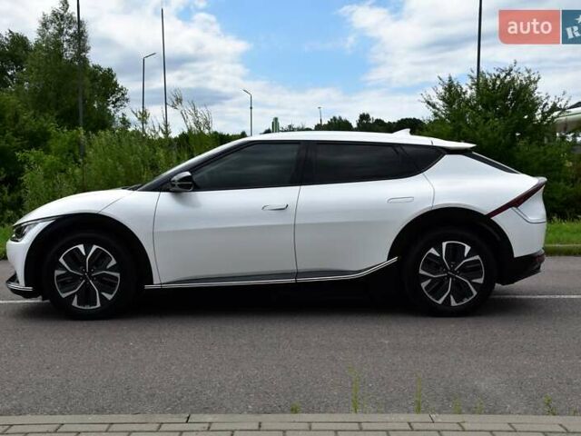 Белый Киа EV6, объемом двигателя 0 л и пробегом 59 тыс. км за 28700 $, фото 12 на Automoto.ua