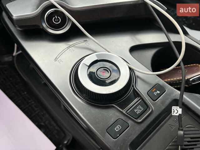 Белый Киа EV6, объемом двигателя 0 л и пробегом 90 тыс. км за 26200 $, фото 12 на Automoto.ua