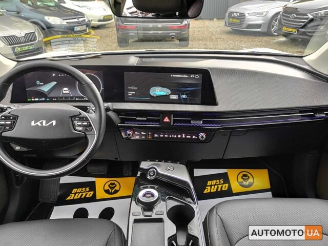 Белый Киа EV6, объемом двигателя 77 л и пробегом 20 тыс. км за 36650 $, фото 9 на Automoto.ua