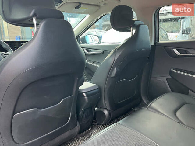 Белый Киа EV6, объемом двигателя 0 л и пробегом 90 тыс. км за 26200 $, фото 14 на Automoto.ua