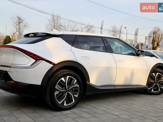 Белый Киа EV6, объемом двигателя 0 л и пробегом 82 тыс. км за 23900 $, фото 33 на Automoto.ua