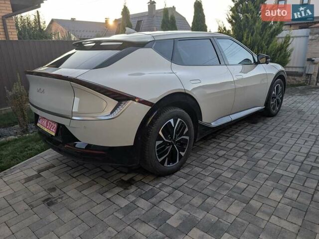 Білий Кіа EV6, об'ємом двигуна 0 л та пробігом 57 тис. км за 26000 $, фото 7 на Automoto.ua