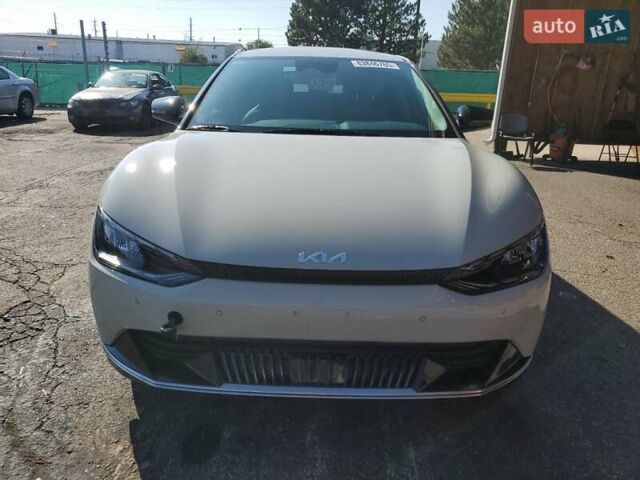 Белый Киа EV6, объемом двигателя 0 л и пробегом 32 тыс. км за 8700 $, фото 4 на Automoto.ua