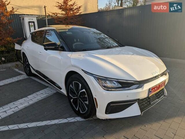 Белый Киа EV6, объемом двигателя 0 л и пробегом 58 тыс. км за 26000 $, фото 5 на Automoto.ua