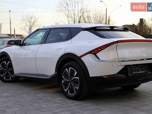 Белый Киа EV6, объемом двигателя 0 л и пробегом 82 тыс. км за 23900 $, фото 8 на Automoto.ua