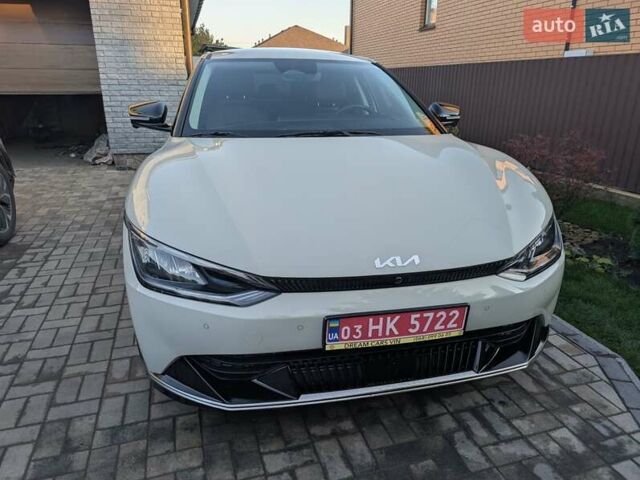 Білий Кіа EV6, об'ємом двигуна 0 л та пробігом 57 тис. км за 26000 $, фото 1 на Automoto.ua