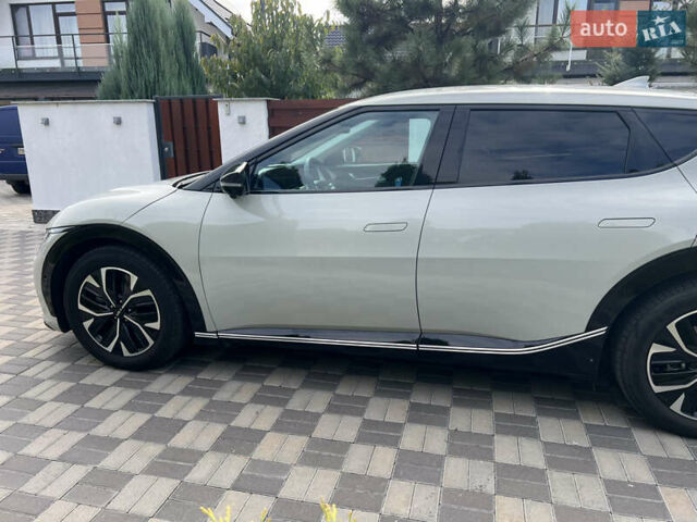 Білий Кіа EV6, об'ємом двигуна 0 л та пробігом 41 тис. км за 26400 $, фото 8 на Automoto.ua