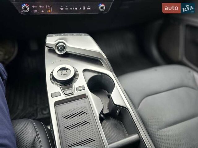Белый Киа EV6, объемом двигателя 0 л и пробегом 84 тыс. км за 29500 $, фото 36 на Automoto.ua