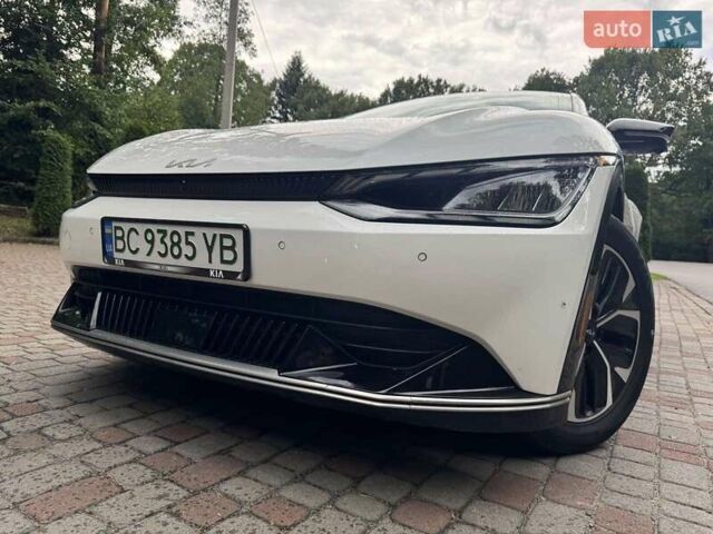 Білий Кіа EV6, об'ємом двигуна 0 л та пробігом 55 тис. км за 25999 $, фото 11 на Automoto.ua