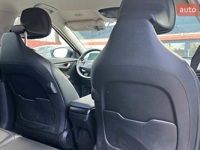 Белый Киа EV6, объемом двигателя 0 л и пробегом 90 тыс. км за 26200 $, фото 24 на Automoto.ua