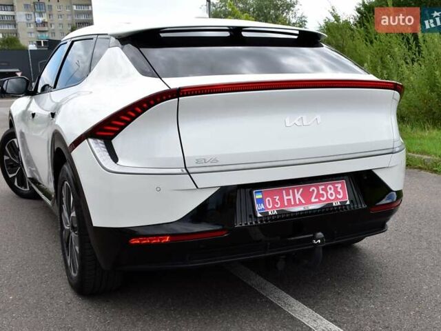 Белый Киа EV6, объемом двигателя 0 л и пробегом 59 тыс. км за 28700 $, фото 22 на Automoto.ua