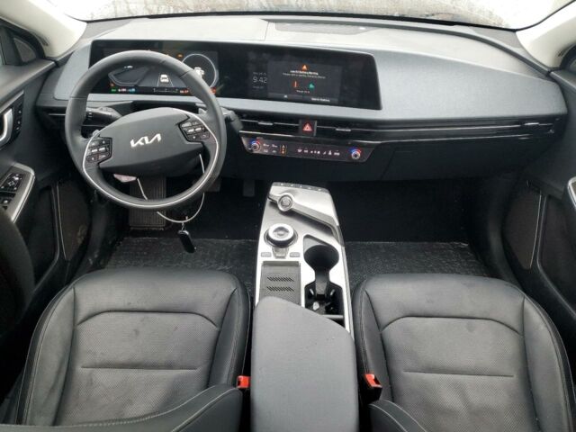 Белый Киа EV6, объемом двигателя 0 л и пробегом 60 тыс. км за 14800 $, фото 7 на Automoto.ua