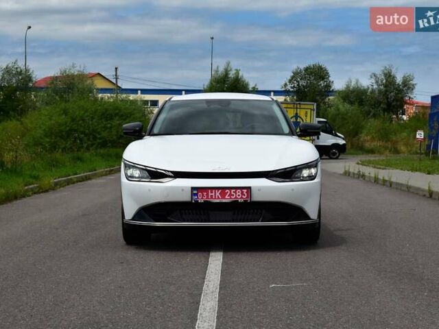 Белый Киа EV6, объемом двигателя 0 л и пробегом 59 тыс. км за 28700 $, фото 5 на Automoto.ua