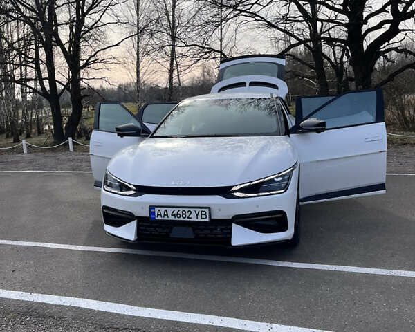 Білий Кіа EV6, об'ємом двигуна 0 л та пробігом 39 тис. км за 38900 $, фото 21 на Automoto.ua