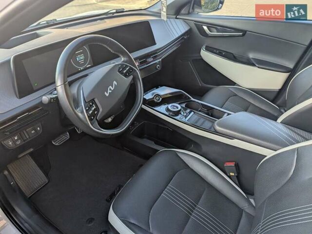 Белый Киа EV6, объемом двигателя 0 л и пробегом 58 тыс. км за 26000 $, фото 14 на Automoto.ua