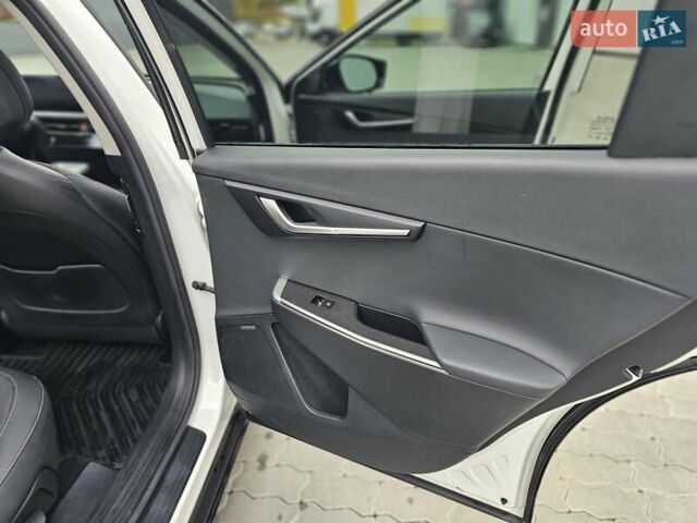 Белый Киа EV6, объемом двигателя 0 л и пробегом 84 тыс. км за 29500 $, фото 45 на Automoto.ua