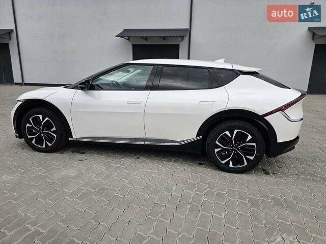 Белый Киа EV6, объемом двигателя 0 л и пробегом 84 тыс. км за 29500 $, фото 16 на Automoto.ua