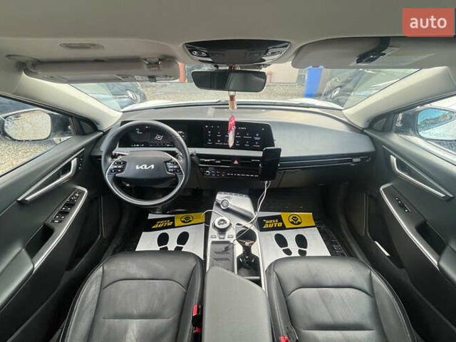 Белый Киа EV6, объемом двигателя 0 л и пробегом 90 тыс. км за 26200 $, фото 20 на Automoto.ua