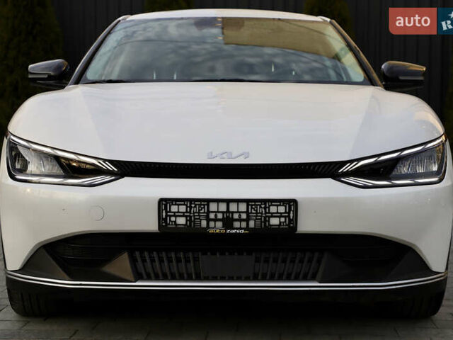 Белый Киа EV6, объемом двигателя 0 л и пробегом 82 тыс. км за 23900 $, фото 19 на Automoto.ua