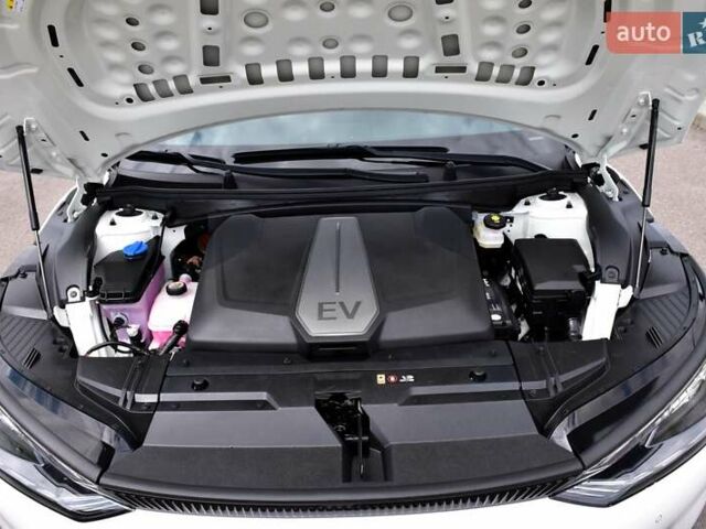 Белый Киа EV6, объемом двигателя 0 л и пробегом 59 тыс. км за 28700 $, фото 71 на Automoto.ua
