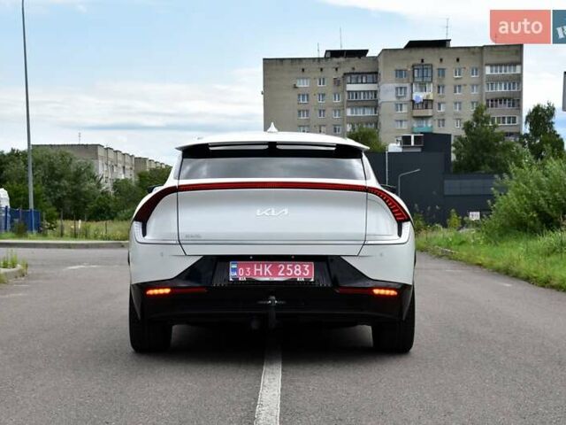 Белый Киа EV6, объемом двигателя 0 л и пробегом 59 тыс. км за 28700 $, фото 8 на Automoto.ua