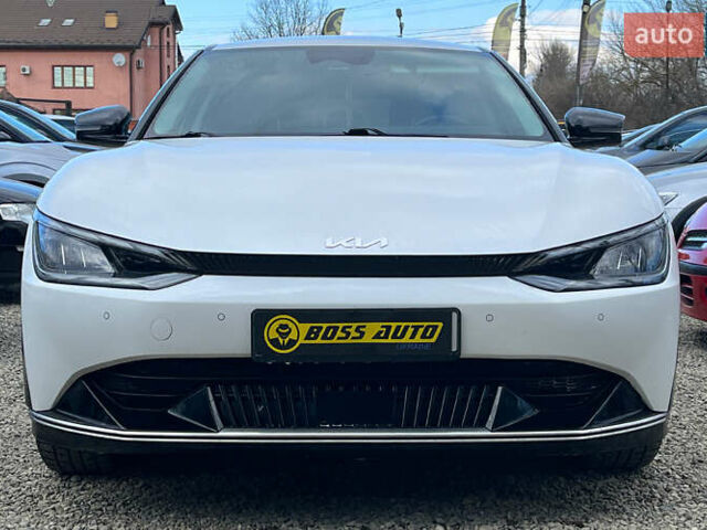 Белый Киа EV6, объемом двигателя 0 л и пробегом 90 тыс. км за 26200 $, фото 1 на Automoto.ua