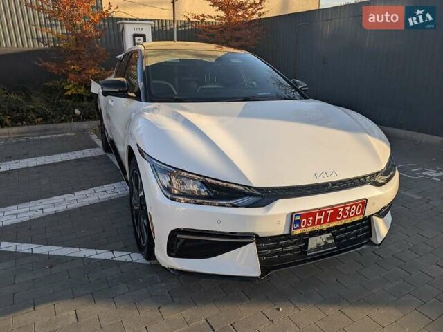 Белый Киа EV6, объемом двигателя 0 л и пробегом 58 тыс. км за 26000 $, фото 9 на Automoto.ua