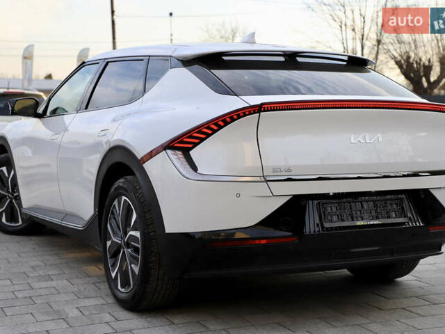 Белый Киа EV6, объемом двигателя 0 л и пробегом 82 тыс. км за 23900 $, фото 6 на Automoto.ua