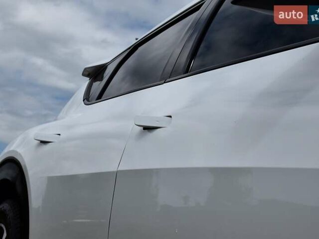 Белый Киа EV6, объемом двигателя 0 л и пробегом 59 тыс. км за 28700 $, фото 19 на Automoto.ua
