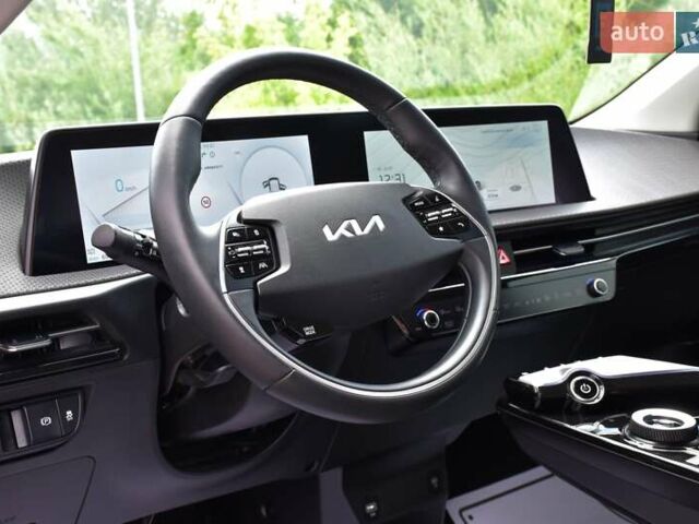 Белый Киа EV6, объемом двигателя 0 л и пробегом 59 тыс. км за 28700 $, фото 31 на Automoto.ua