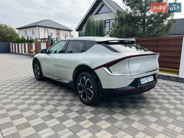 Білий Кіа EV6, об'ємом двигуна 0 л та пробігом 41 тис. км за 26400 $, фото 7 на Automoto.ua