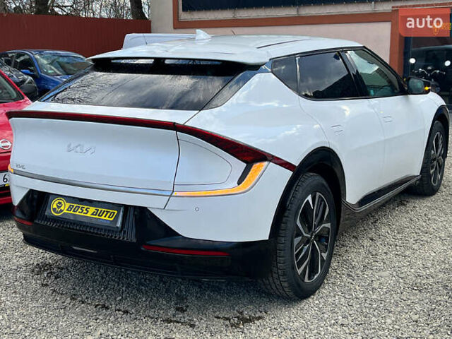 Белый Киа EV6, объемом двигателя 0 л и пробегом 90 тыс. км за 26200 $, фото 5 на Automoto.ua
