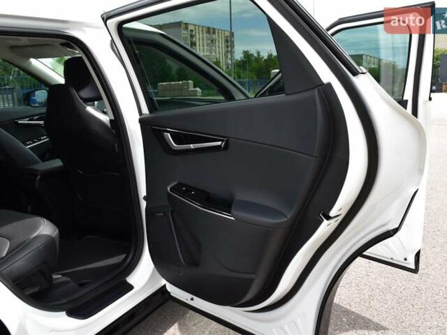 Белый Киа EV6, объемом двигателя 0 л и пробегом 59 тыс. км за 28700 $, фото 63 на Automoto.ua