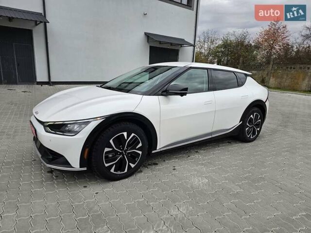 Белый Киа EV6, объемом двигателя 0 л и пробегом 84 тыс. км за 29500 $, фото 19 на Automoto.ua
