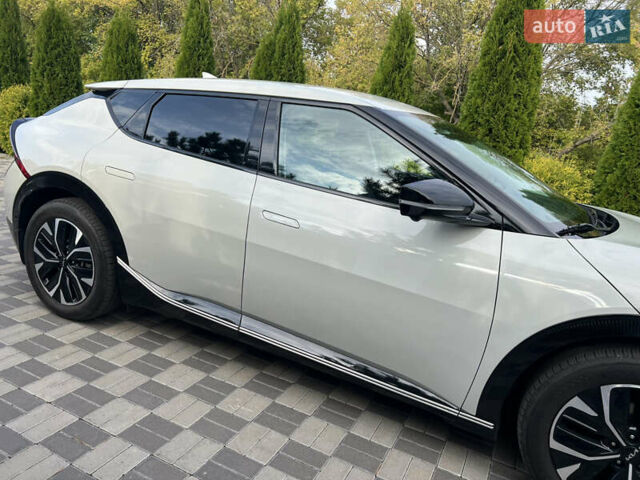 Білий Кіа EV6, об'ємом двигуна 0 л та пробігом 41 тис. км за 26400 $, фото 17 на Automoto.ua