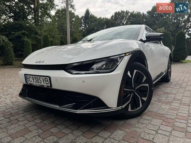 Білий Кіа EV6, об'ємом двигуна 0 л та пробігом 55 тис. км за 25999 $, фото 12 на Automoto.ua