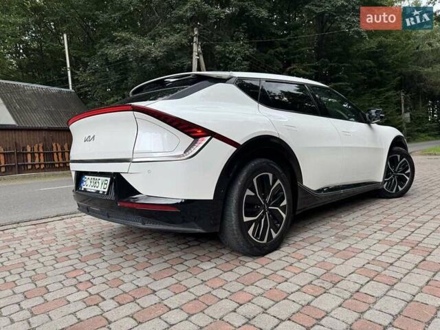 Білий Кіа EV6, об'ємом двигуна 0 л та пробігом 55 тис. км за 25999 $, фото 2 на Automoto.ua